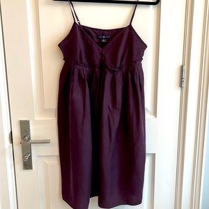 100% silk GAP spaghetti strap dress. Size 12. Used as maternity dress! 💜